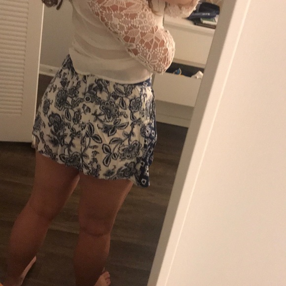 Pattern Shorts - Picture 2 of 5